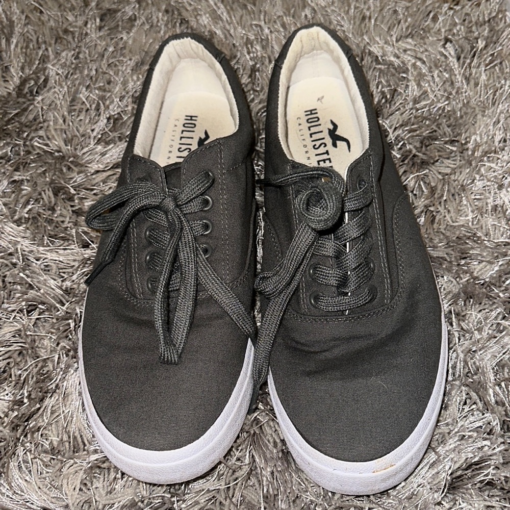 Men’s casual shoes dark gray